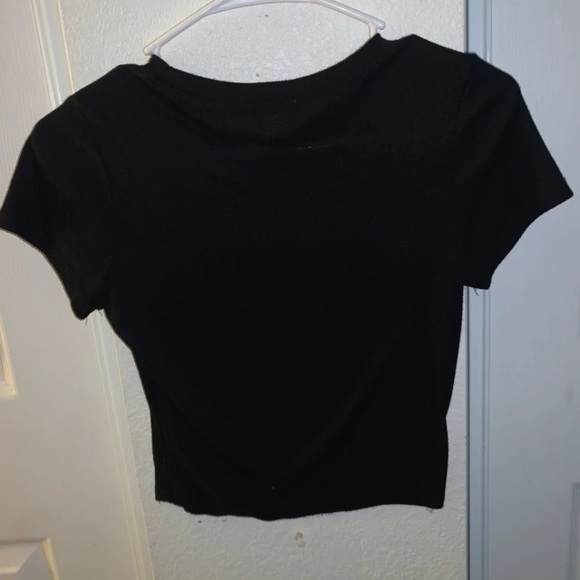 Fashion nova black crop top - Picture 2 of 3